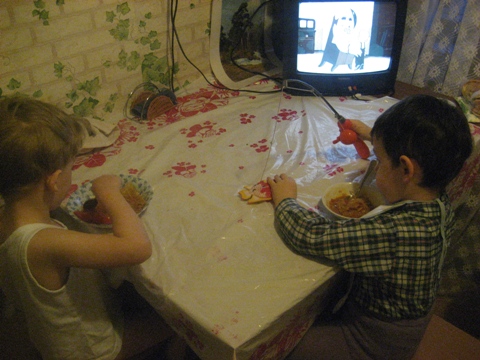 ужинаем после садика.jpg